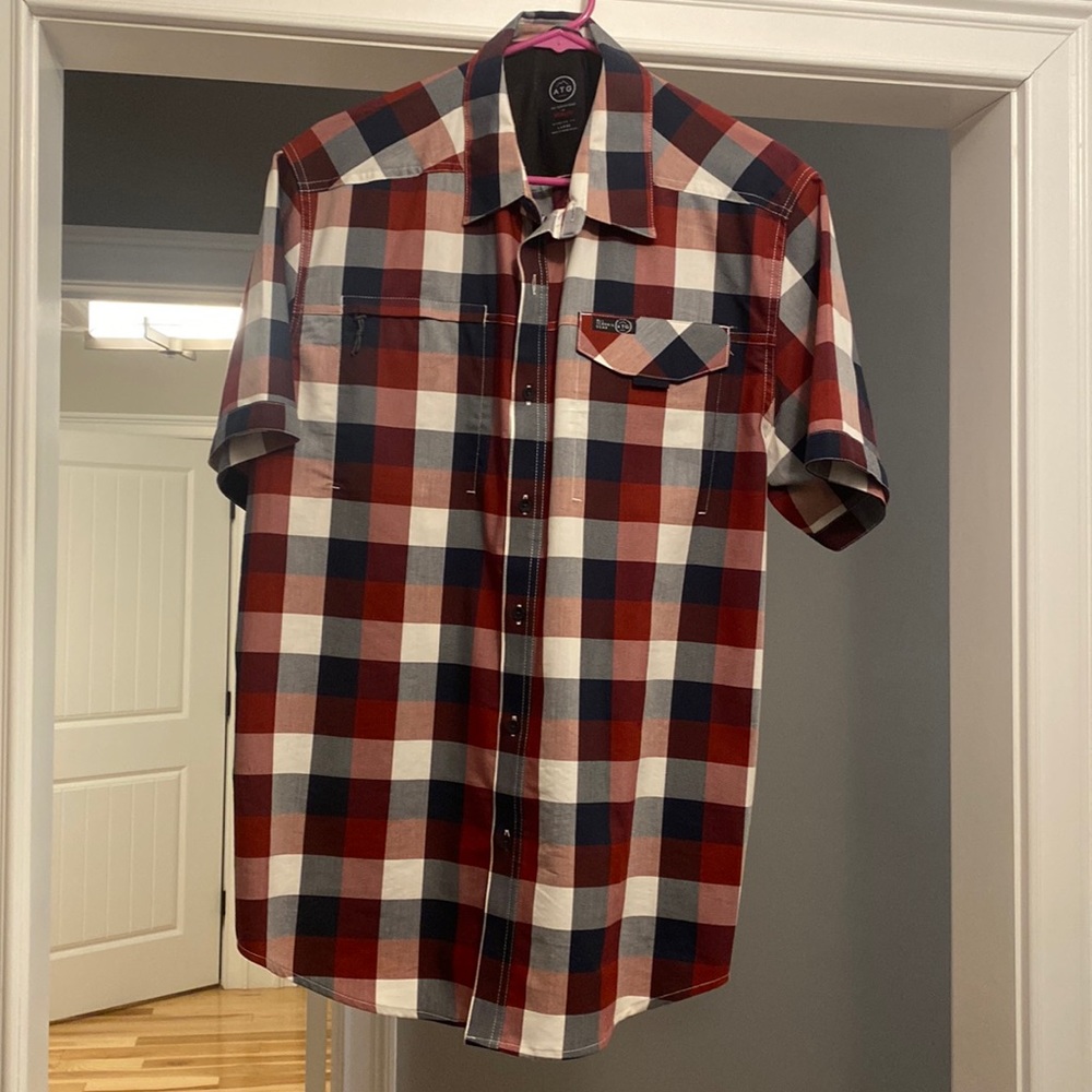 NWOT- Men’s short sleeve plaid shirt - never worn